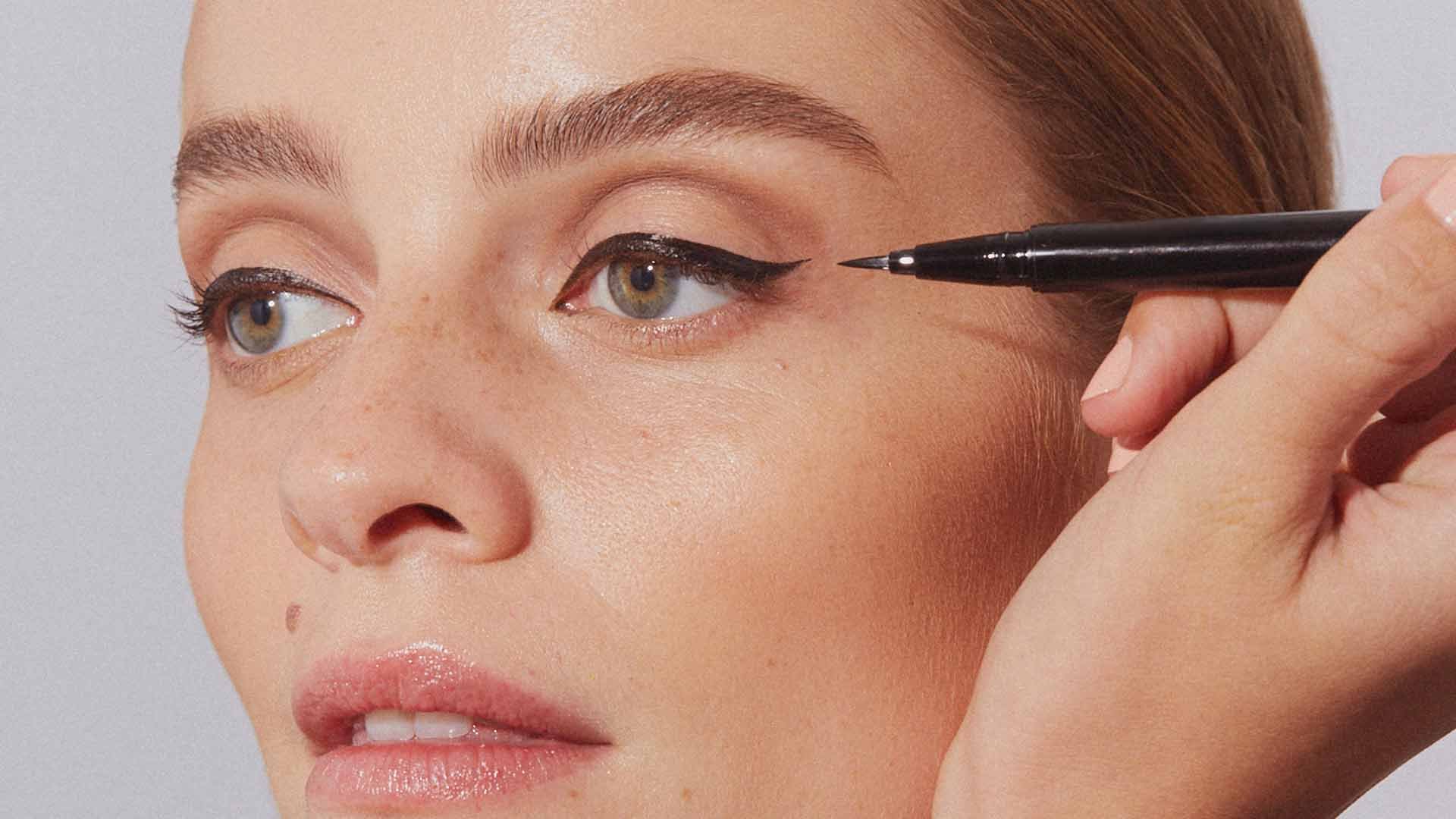 How to Apply Eyeliner Without
