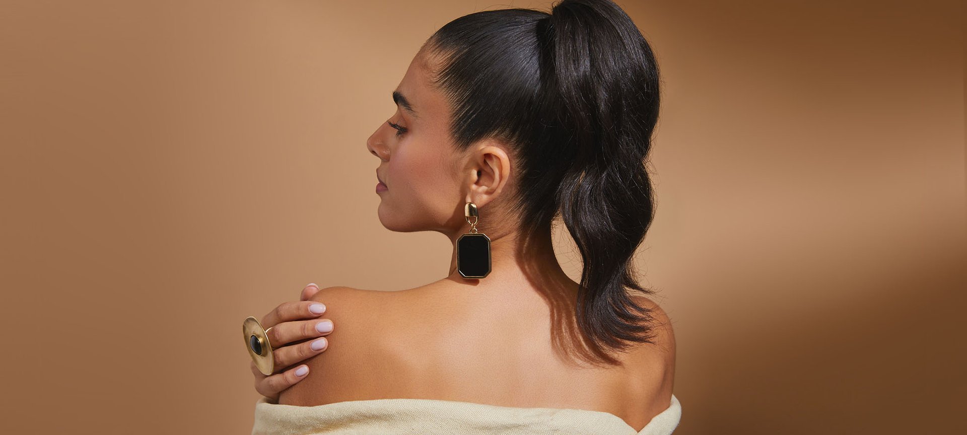 How to Create a Sleek Ponytail on Natural Hair