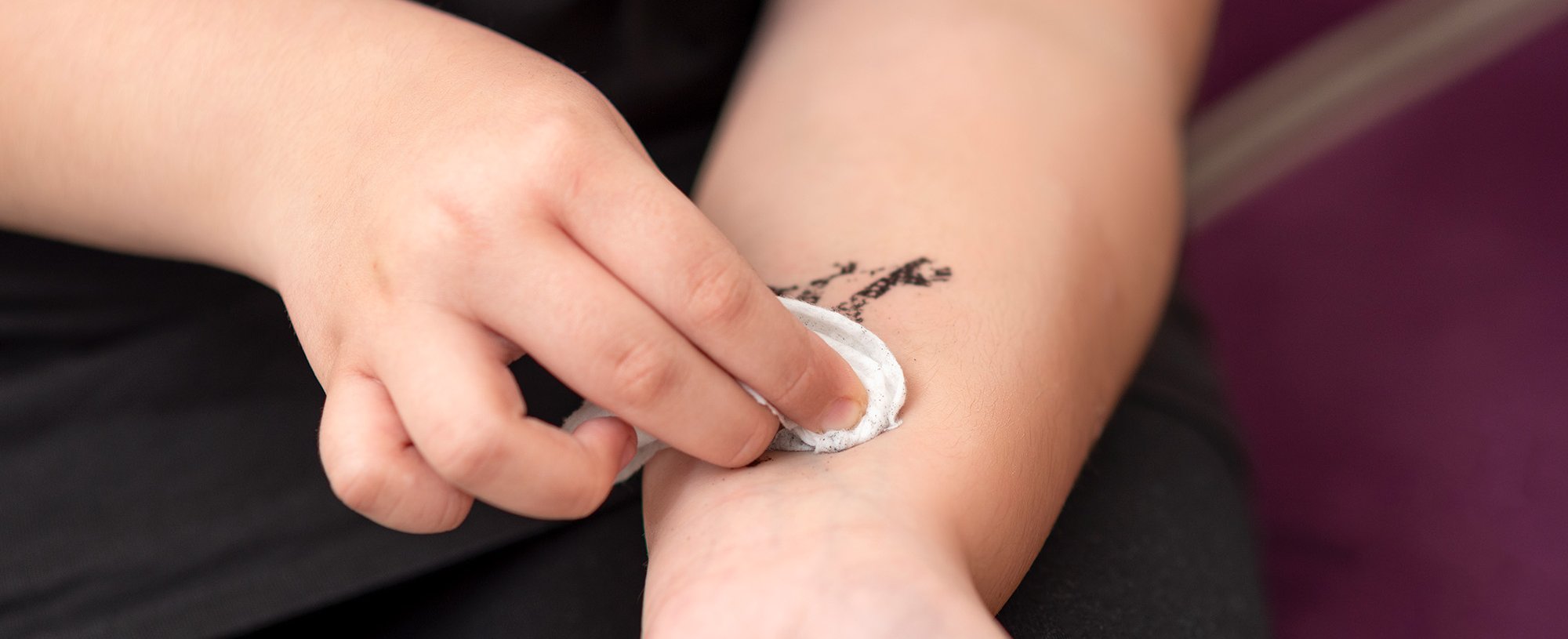 How to Apply and Remove Temporary Tattoos - L'Oréal Paris