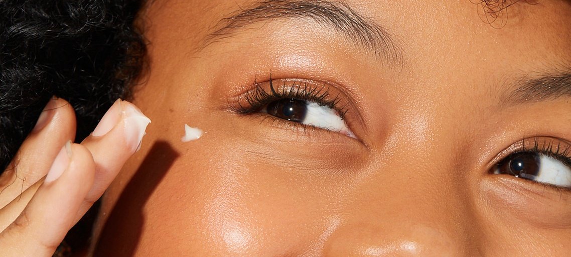 How to Apply Eye Cream the Correct Way - L'Oréal Paris