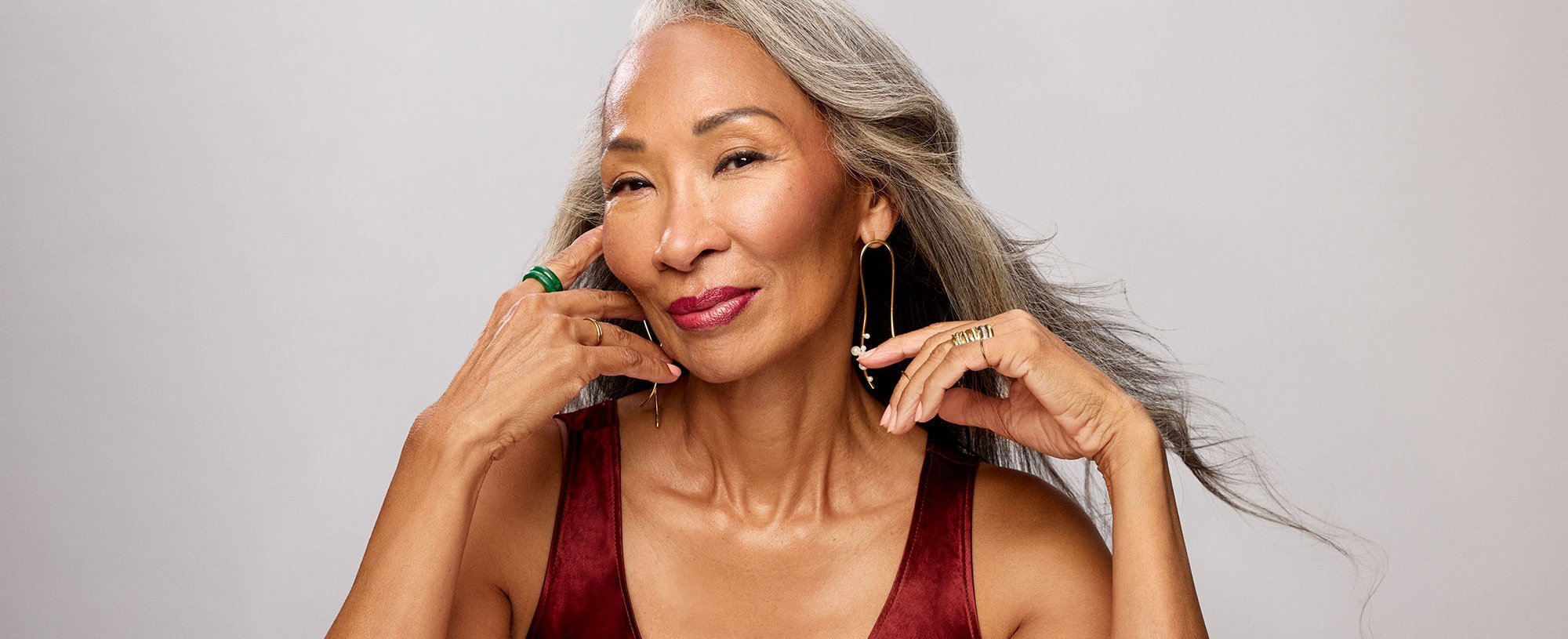 A 65-Year-Old Lady Shows Off Her Natural Beauty and Explains How to be a  Model in Her Years / Bright Side