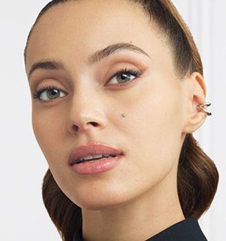 Header-complete-guide-to-eyebrow-makeup-mobile