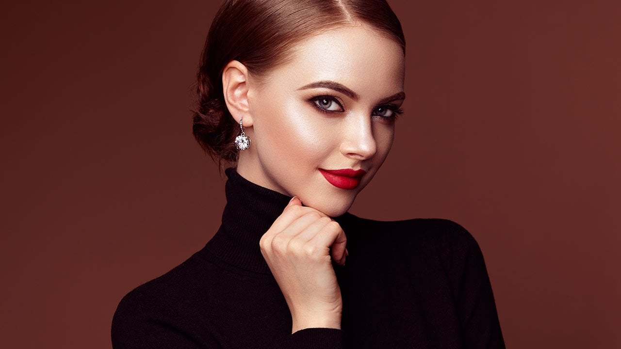 4 Latest Hairstyles to Pair with your Turtlenecks  Be Beautiful India