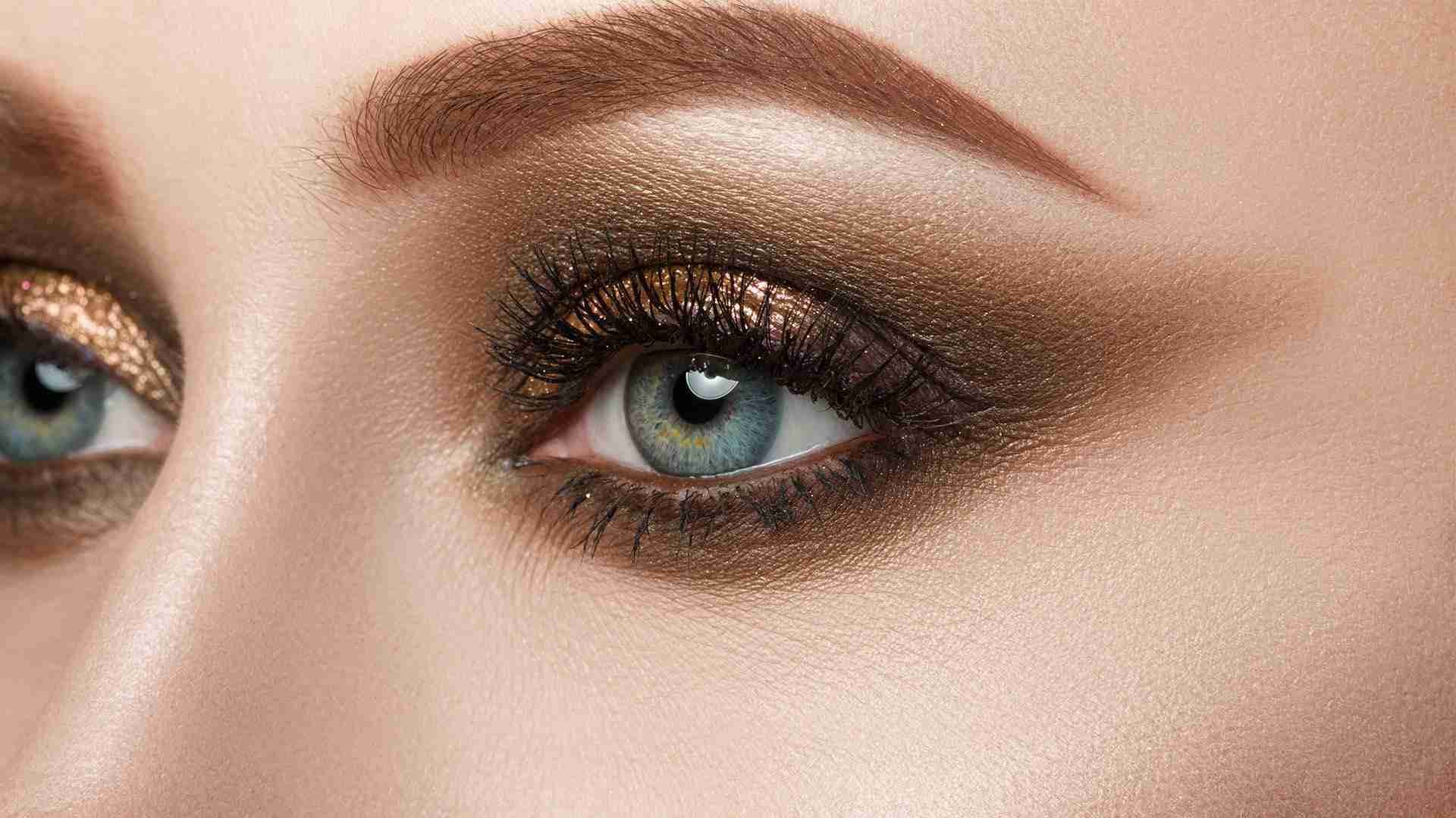 Blonde Hair and Smokey Eye Makeup Inspiration - wide 6