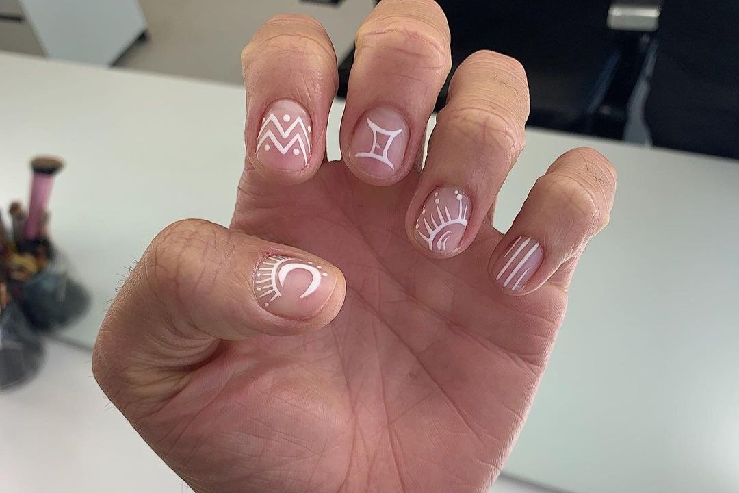 Simple gray, pink, and white nail art