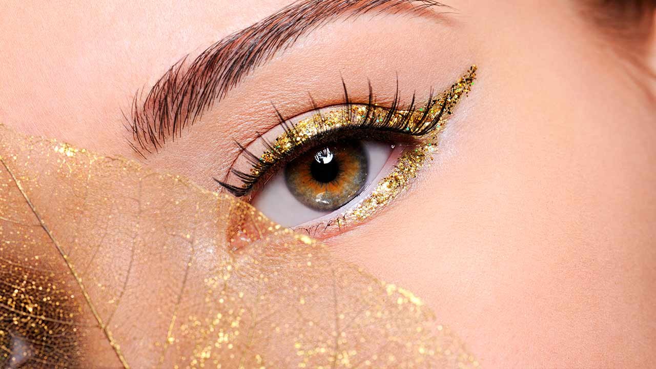 15 Ways To Wear Gold Eyeliner Tips - L'Oréal